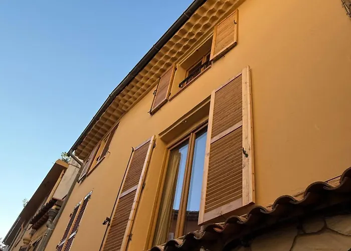 Lovely One-bedroom Apt- Picasso 4 -stay In